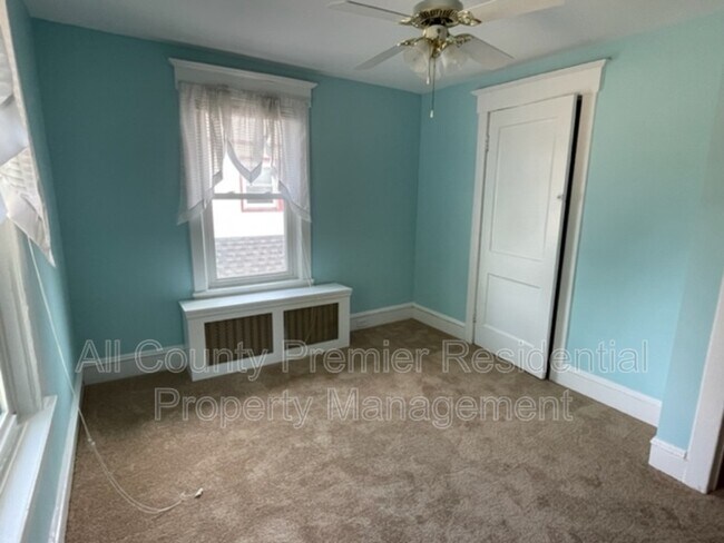Building Photo - 2548 Nottingham Way