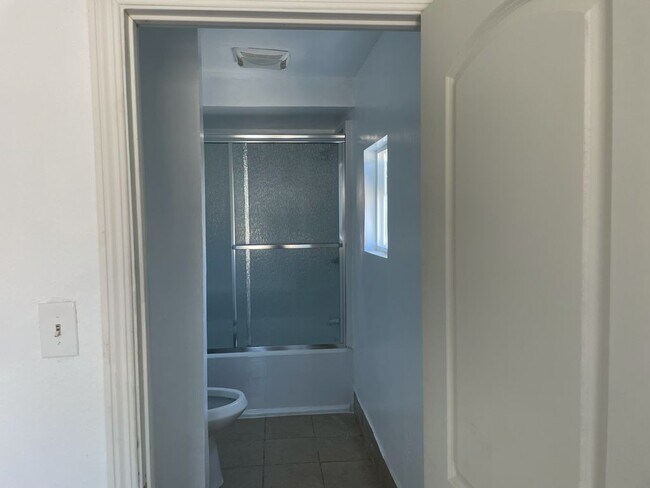 bathroom - 3190 W Byron Rd