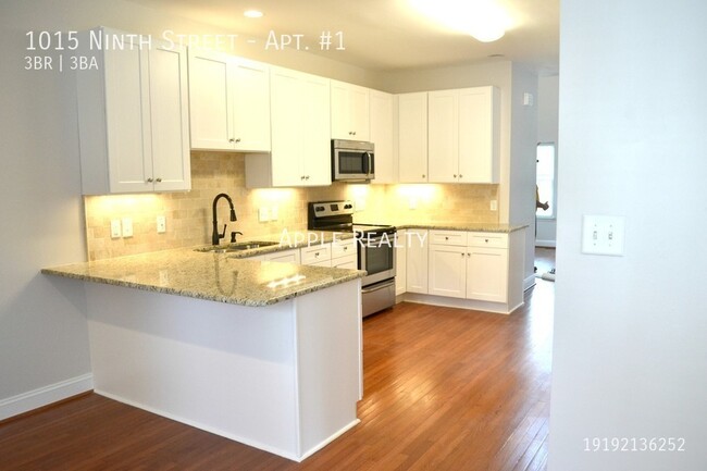 Building Photo - 1015 Ninth St Apt 1 -