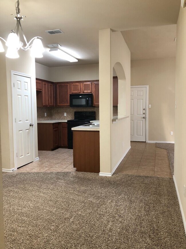 Foto del edificio - Nice 3 bedroom, 2 bathroom Duplex in Weatherford!