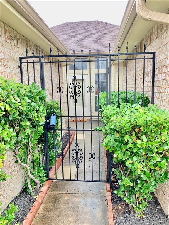 5305 Manhassett Dr, Arlington, TX 76018 House for Rent in Arlington, TX