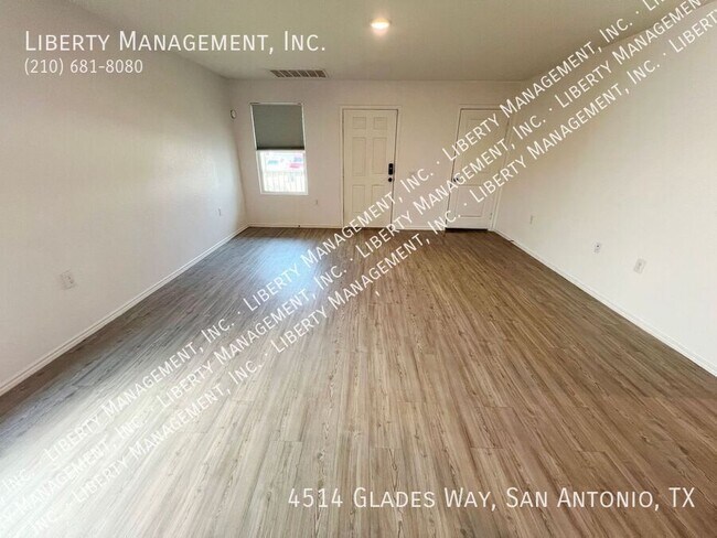 Foto del edificio - 4514 Glades Wy