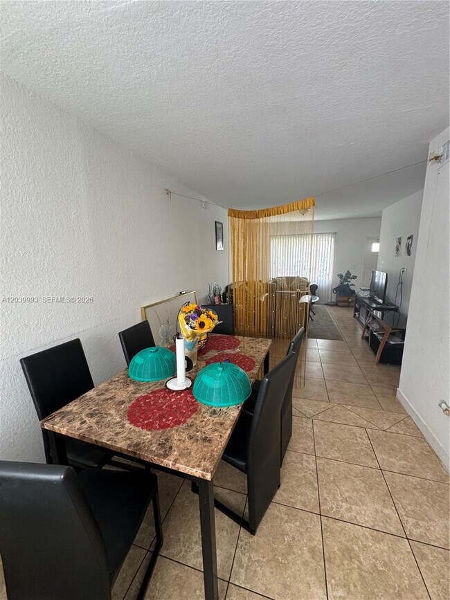 Foto del edificio - 8456 NW 4th Ct
