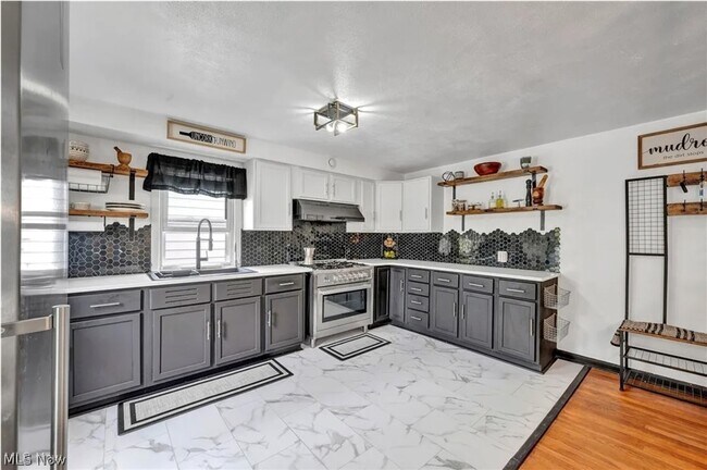 Foto del edificio - 9309 Garfield Blvd