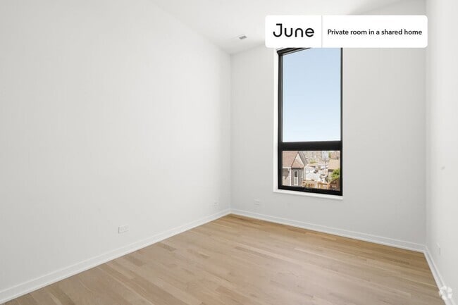 Building Photo - Private bedroom in 4 bed/3 bath Home
