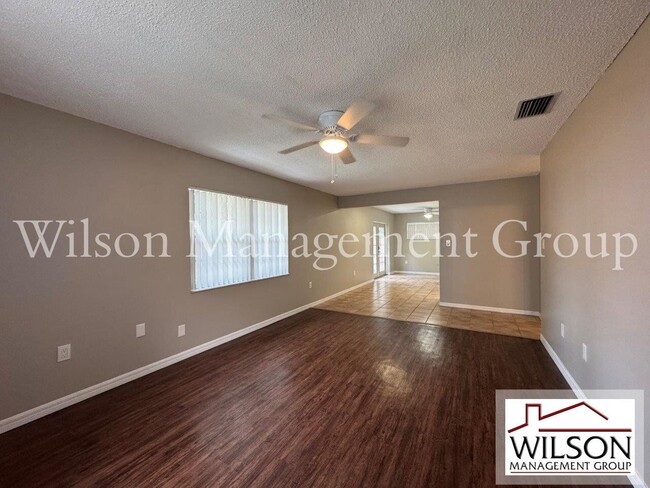 Building Photo - 623 Rugby St