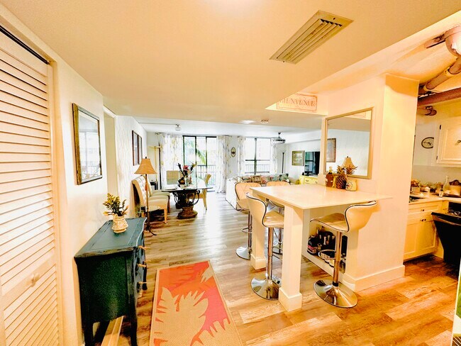 Photo - 1800 Collins Ave Apartment