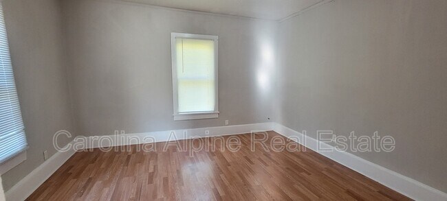 Building Photo - 614 W Rankin Ave