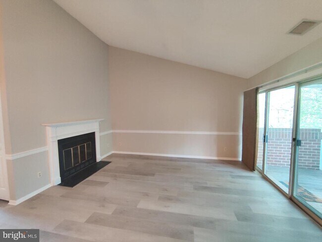 Foto del edificio - 3151 Covewood Ct