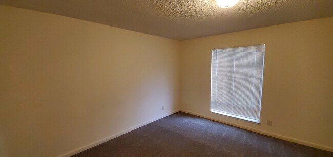 Building Photo - 3830 Annadale Ln