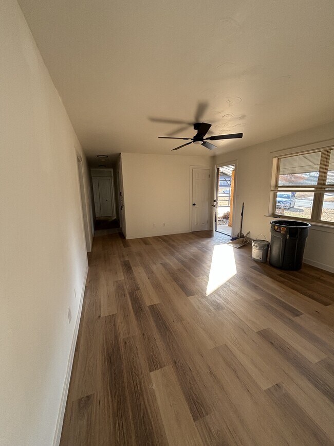 Foto del edificio - 915 S 6th St