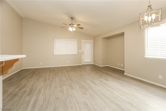 Foto del edificio - 6039 Shadow Oak Dr