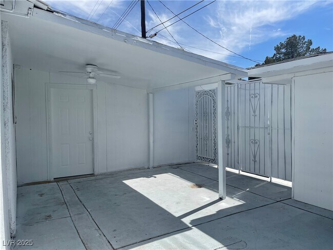 Foto del edificio - 5171 Reeder Cir