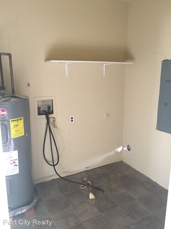 Foto del edificio - 3 br, 1 bath House - 818 Brushy Lane