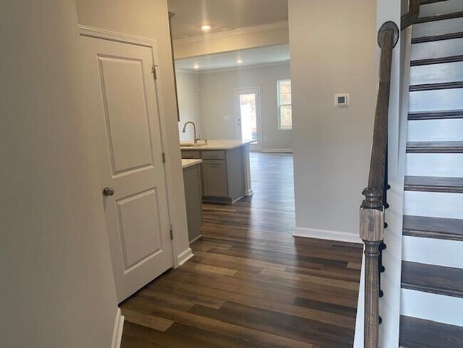 Building Photo - 5041 Arkose Dr