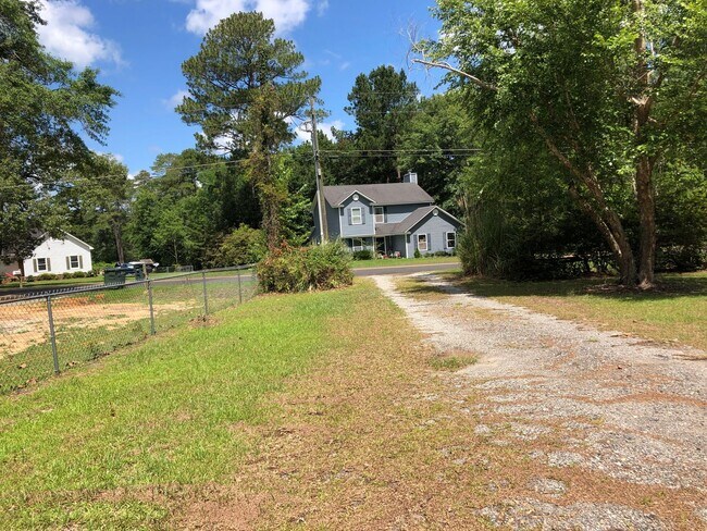 Foto del edificio - Charming Georgia Retreat: Spacious 3BD/2BA...