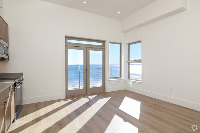1BR, 1BA - 550SF - Living Room - Sandcastle Revere Beach