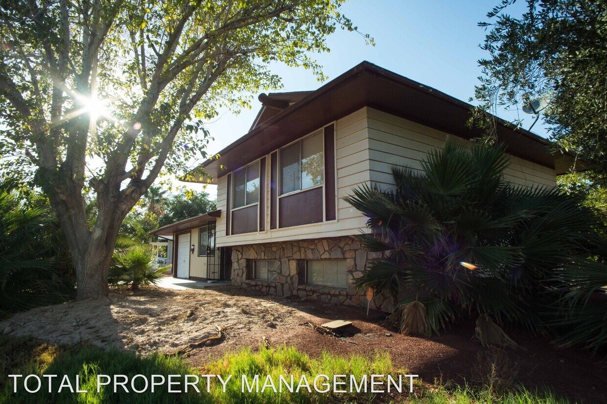 Foto principal - 3 br, 2 bath House - 5316 Champions Ave