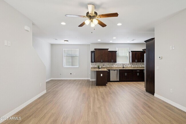 Foto del edificio - 2498 W Cripple Creek Dr