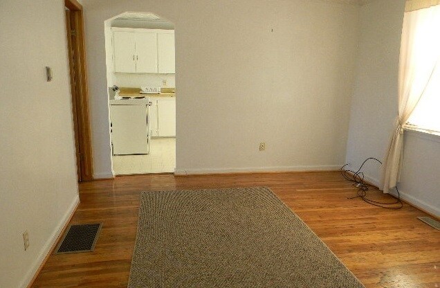 Building Photo - 1124 Edgar St