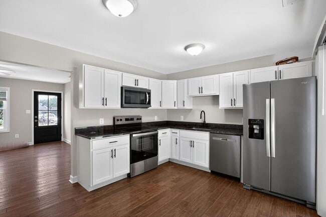 Foto del edificio - 43215 Riverside Dr