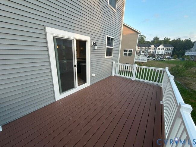 Building Photo - 8760 Whitman Dr