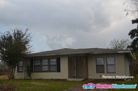 Primary Photo - 917 Temple Dr