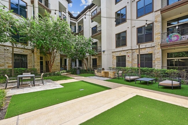 Courtyard - District 28
