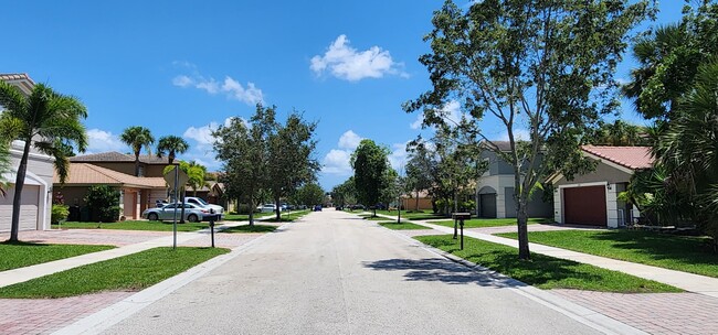 Building Photo - 2085 Marblehead Way