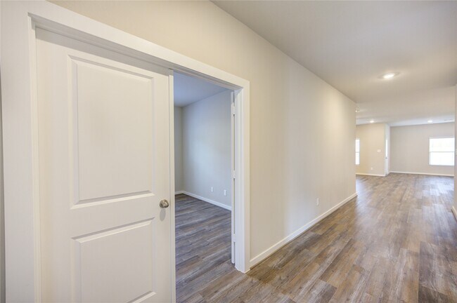 Building Photo - 6219 Lost Rdg Ln