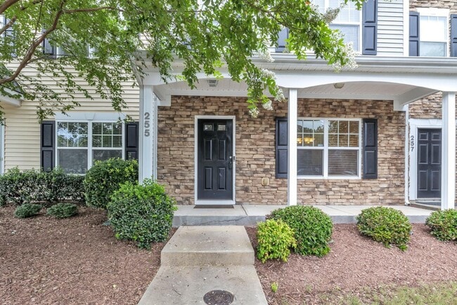Building Photo - 255 Hampshire Downs Dr
