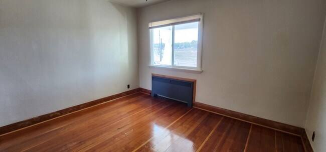 Foto del edificio - 817 N Front St