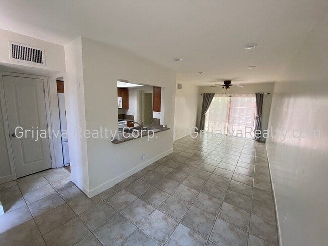 Building Photo - 3411 E Glenn St