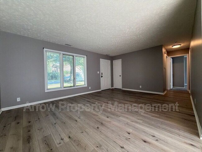 Foto del edificio - 4441 N 67th St