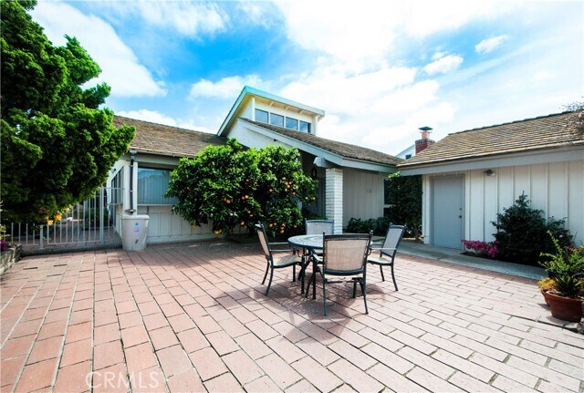 Foto del edificio - 24 Cypress Tree Ln