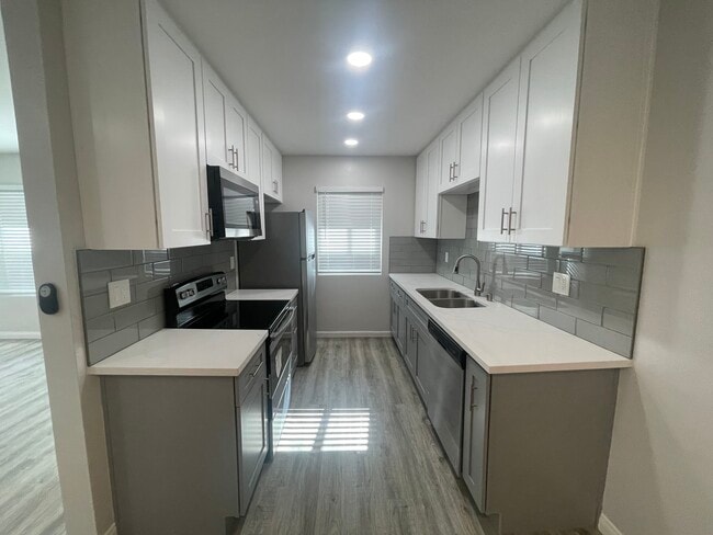 Foto del edificio - 1020 S Sherbourne Dr