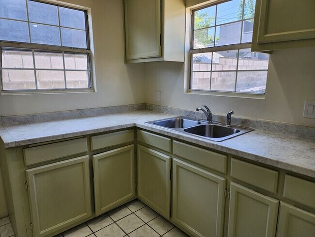 Foto del edificio - Charming 3 Bedroom / 2 Bathroom Home with ...