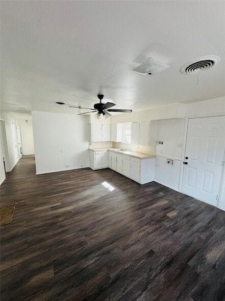 Building Photo - 207 S Nachita Dr