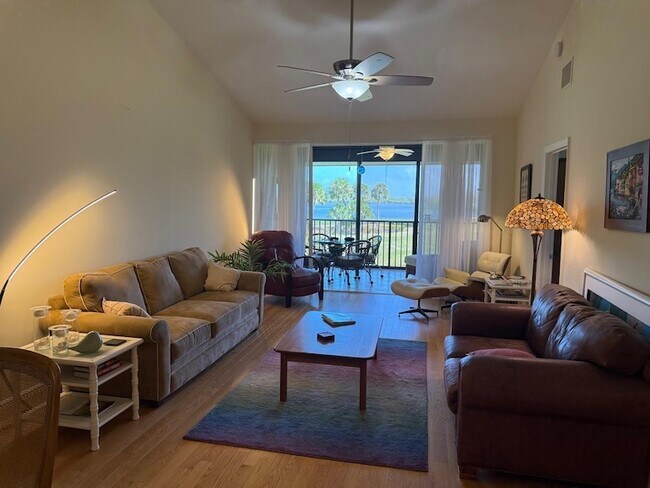 Foto del edificio - 6102 SE Landing Way