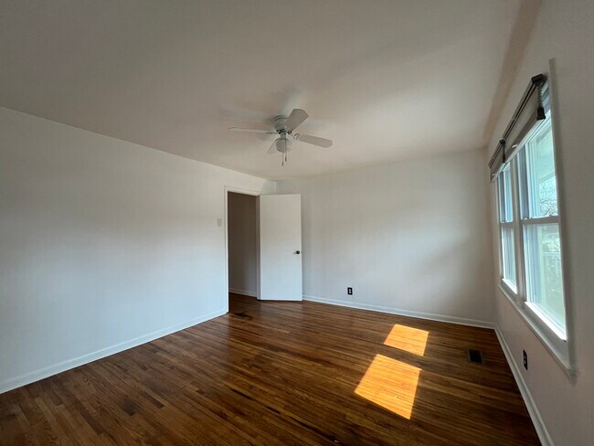 Foto del edificio - 106A McKennell Dr