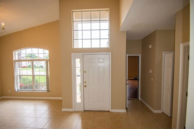 Building Photo - 421 Lockbreeze Dr