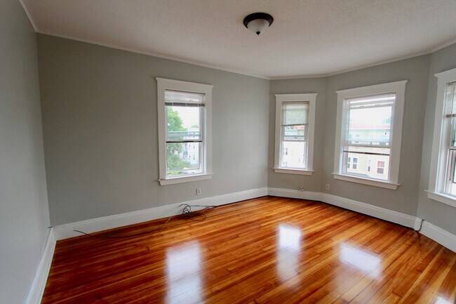 Foto del edificio - 137 Pleasant St
