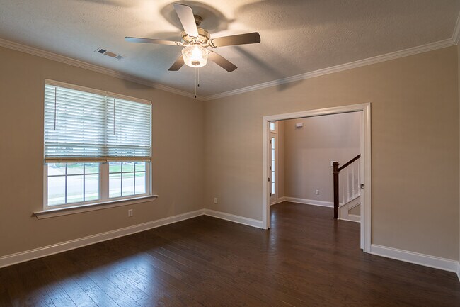 Foto del edificio - 453 Arrowwood Dr