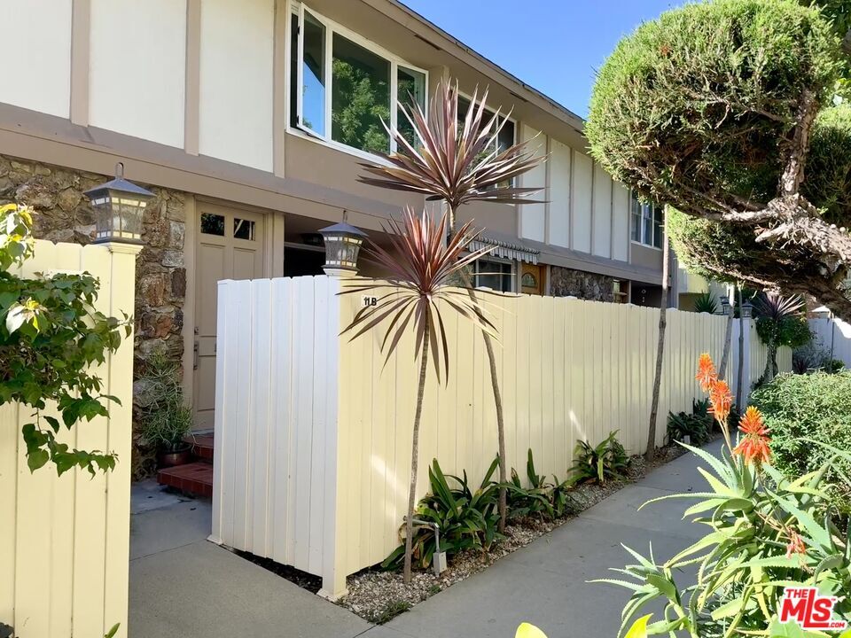 Foto principal - 5215 Sepulveda Blvd