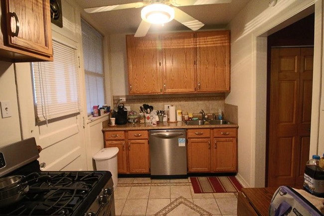 Foto del edificio - 1433 W Elmdale Ave