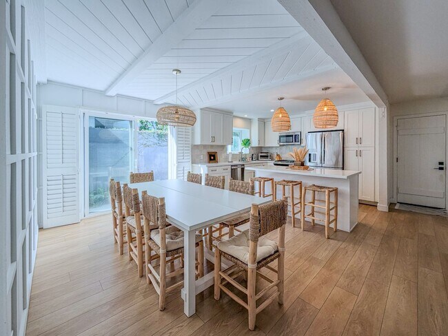 Foto del edificio - 4954 Dolphin Way