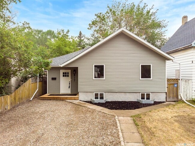 Building Photo - 817 Avenue L S