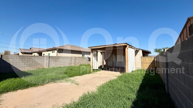 Foto del edificio - 2721 E Wier Ave