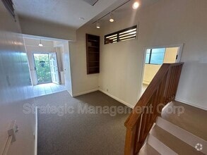 Building Photo - 3717 Manini Way