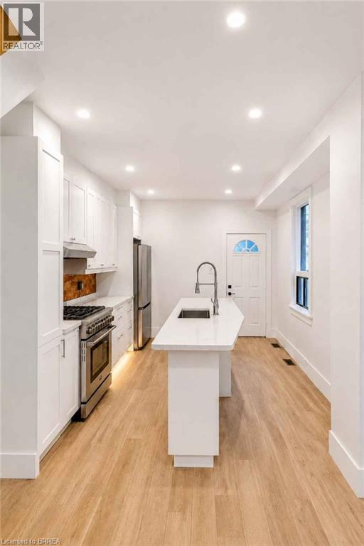 Photo du bâtiment - 561 Wentworth St N